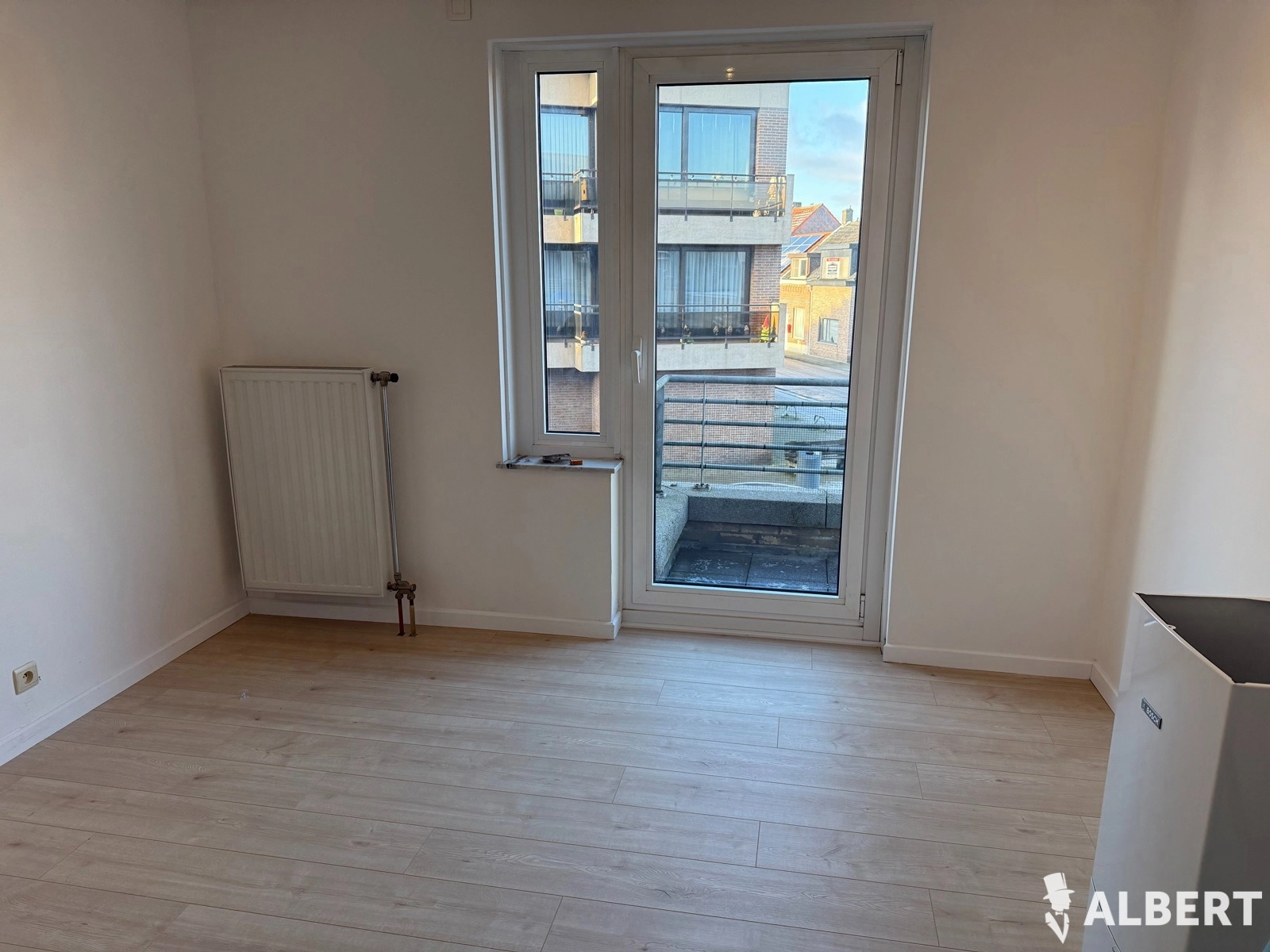 f94e3cdba1d84263b9f5b1e33c04ccdd photo