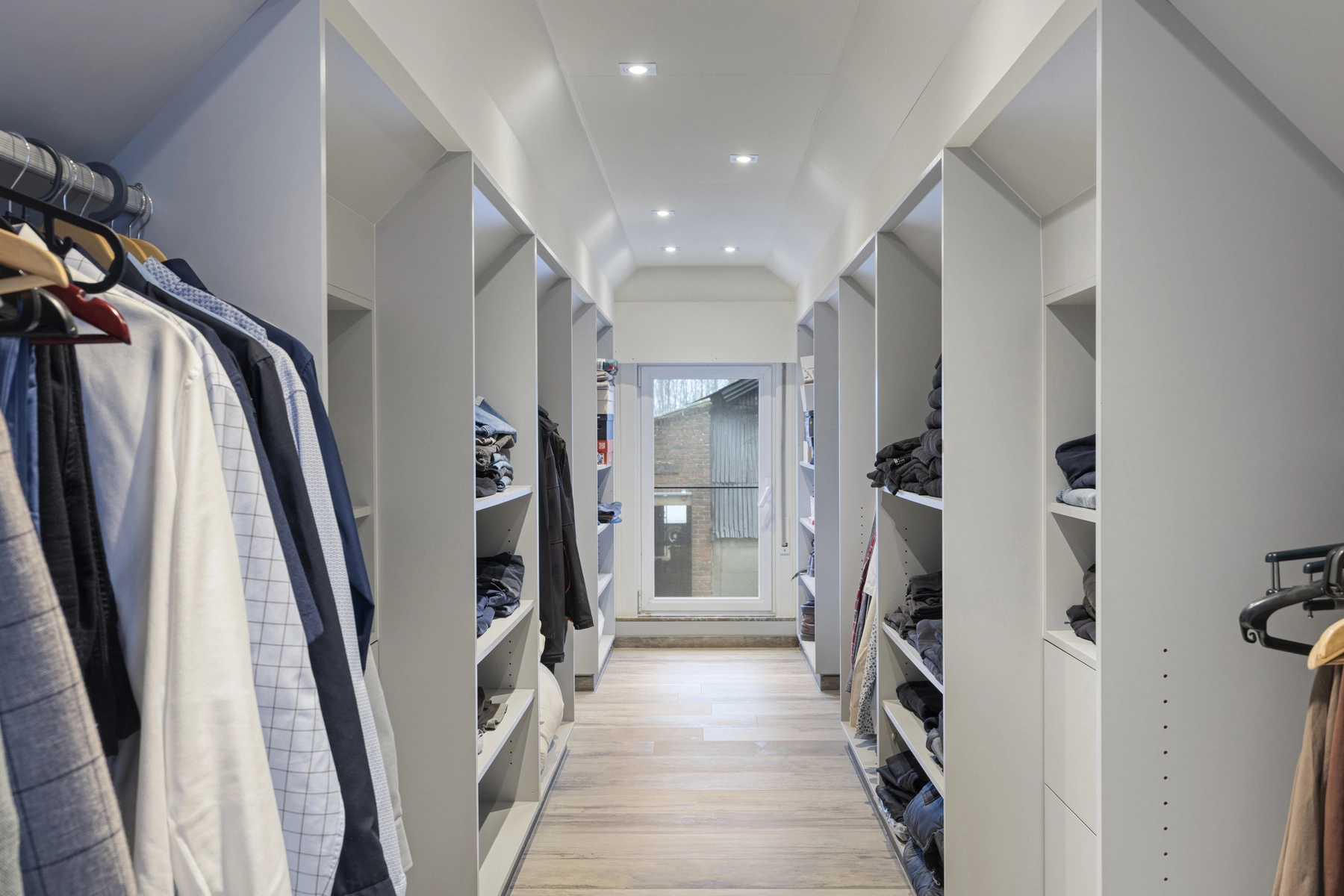 1c0df4b5c0824fbbb3bc60d02bde0920 photo