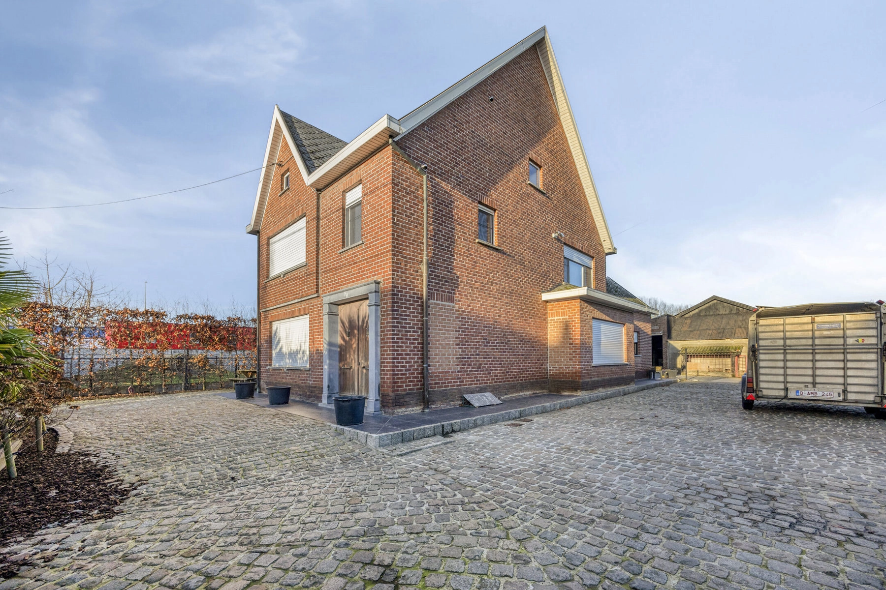 6d1bc0ab348f41c786b494a5ec23fb99 photo