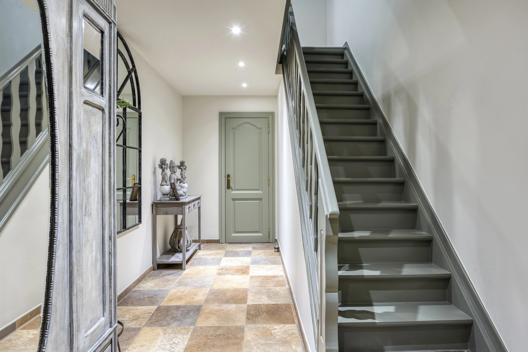 93eb18617ea445068744f343da63aee7 photo