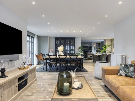 9f79638ce4ae40479d5dd3047fa286dc thumbnail