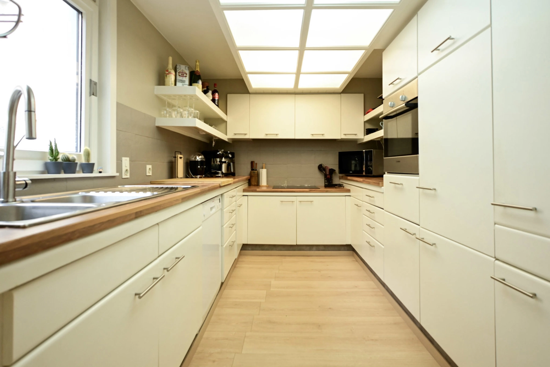 1eb82f907989415ea16c1c4a8100721d photo