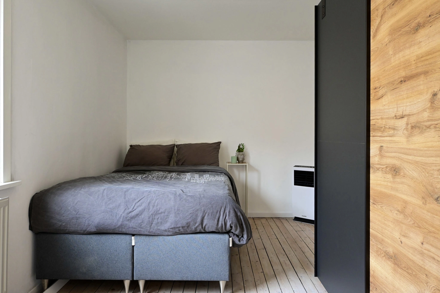 46531993ef6749f2942a98f98a7cb83b photo