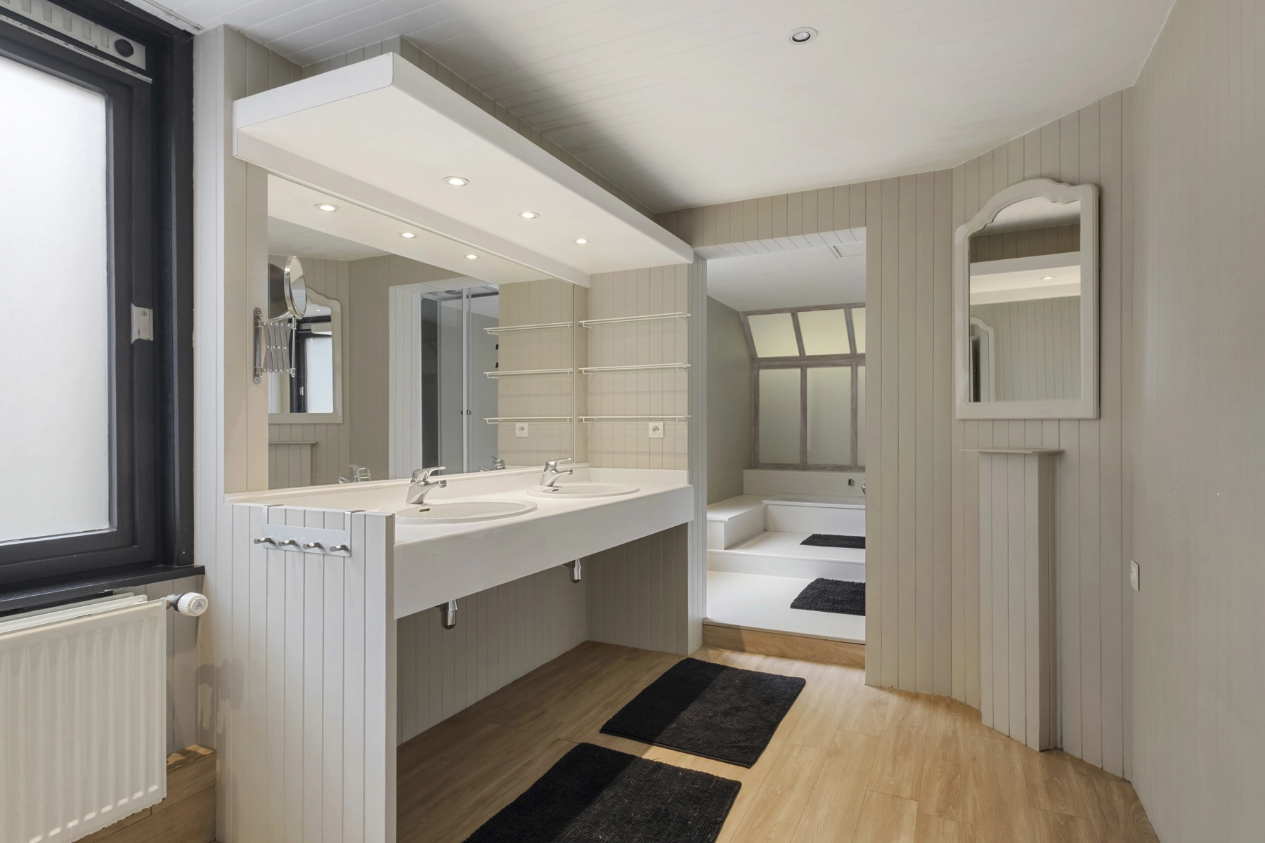 cf1205c6e6044f2fbbceb6ead943e2cc photo