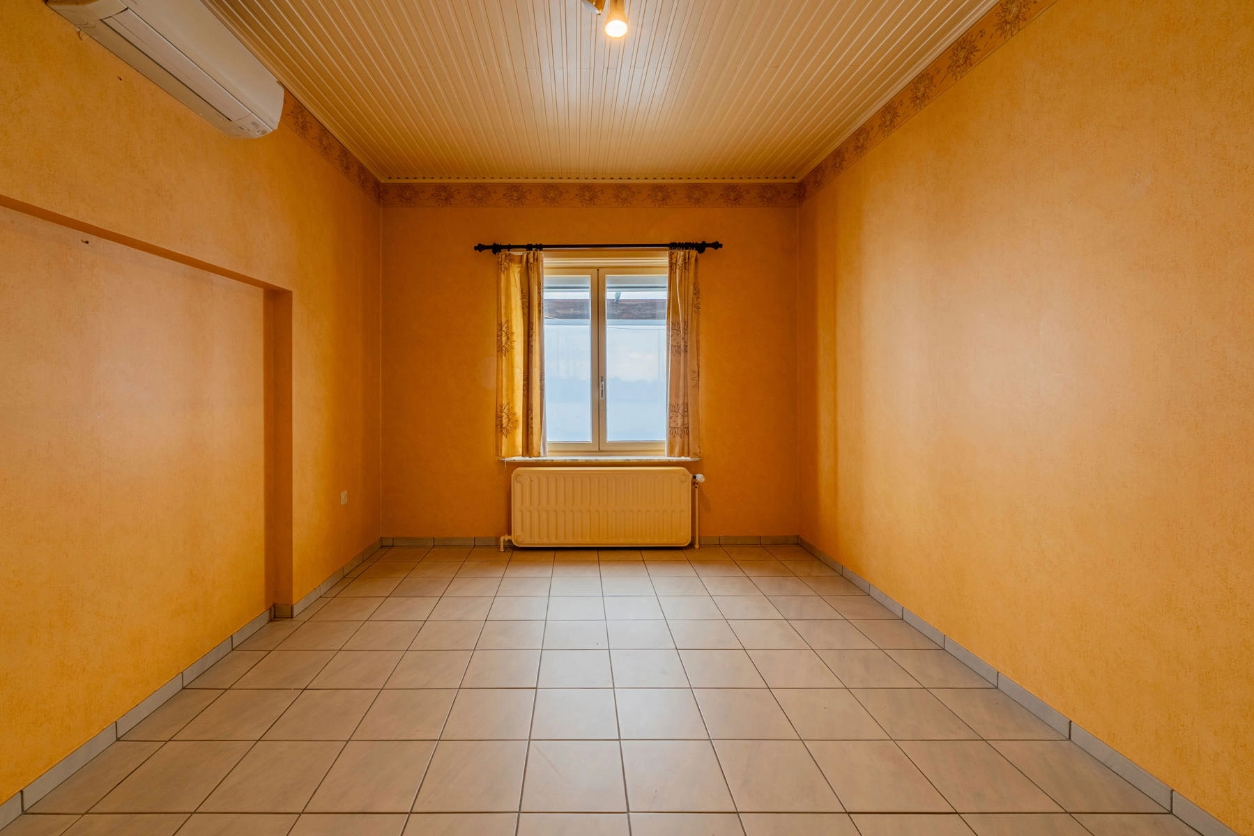 2abbc91b35e746b8a0e4879ac2a51715 photo