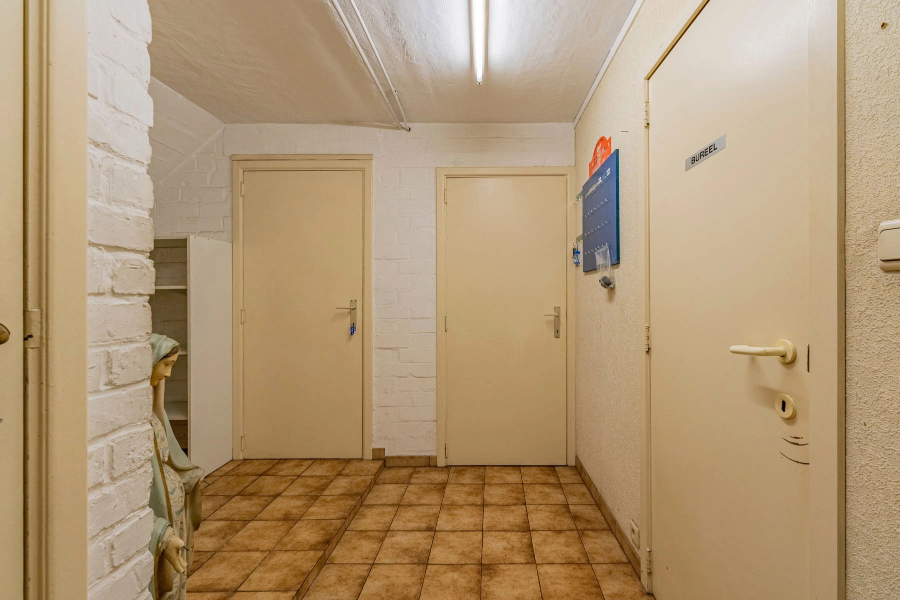 ec5c4993a86e4c2eafe53b1ef1a3a80f photo