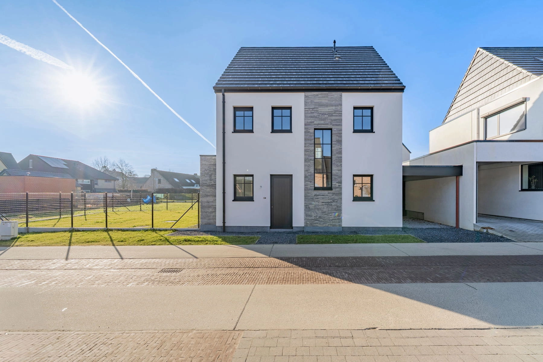 75065c3f60b149189a73f327af41b002 photo