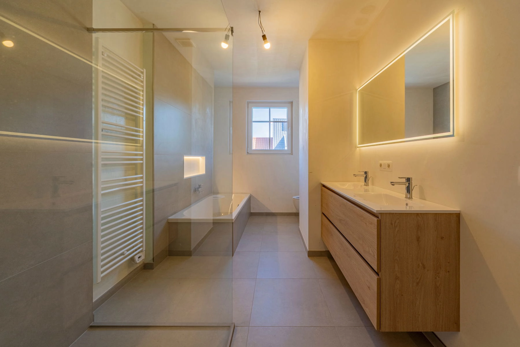 b74d0f92e917497989dc44bb4a86020b photo