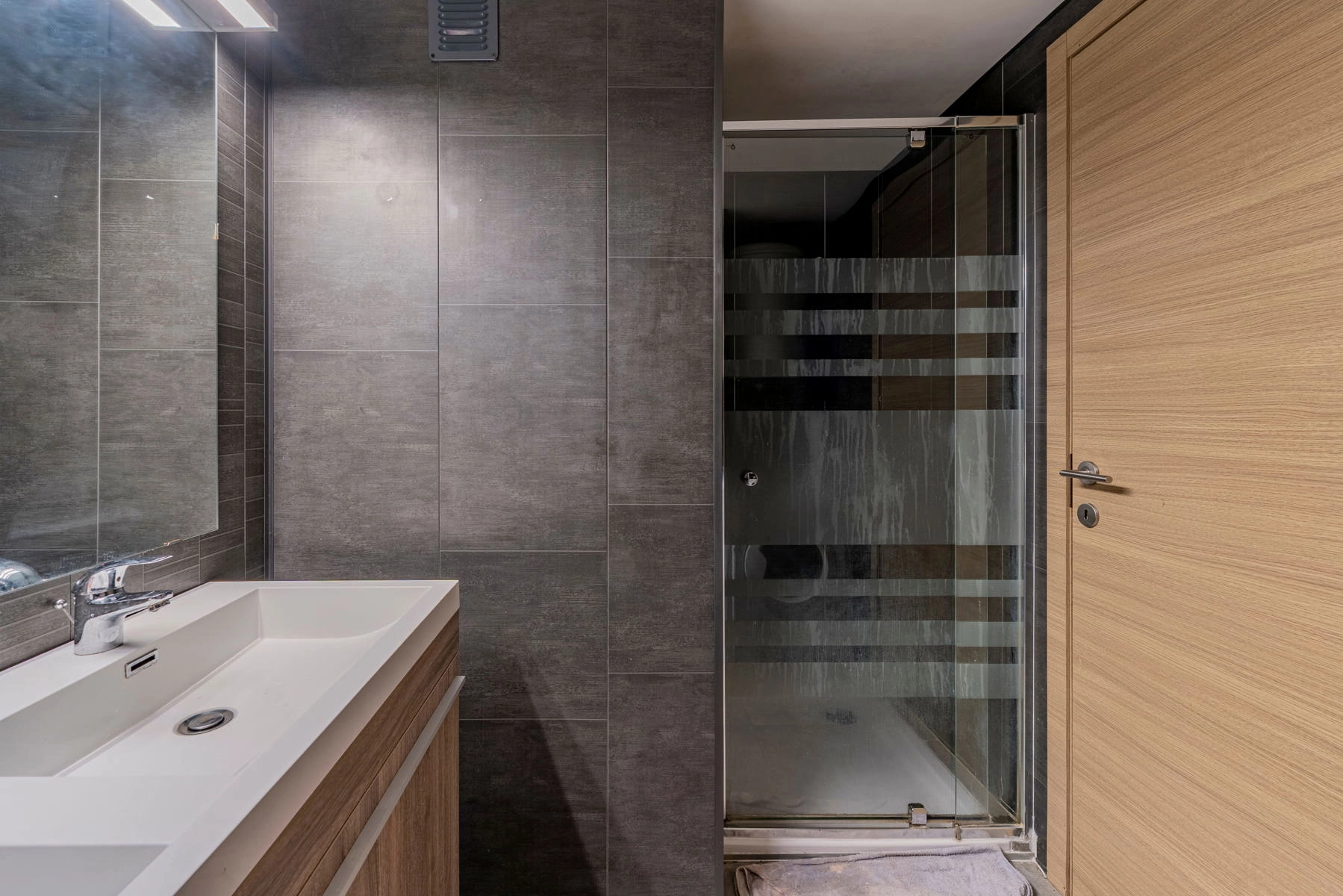 b29347f81b004ea0bdccc33942c5c3b4 photo