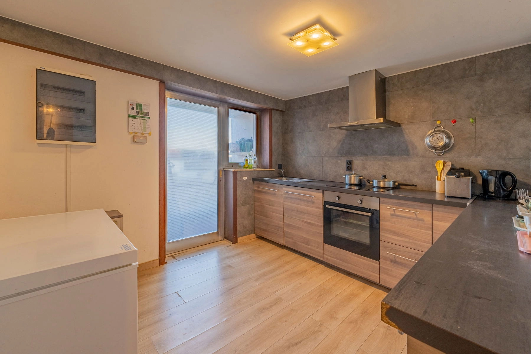 dbd228d7cee84e9f846dafdd952c8304 photo