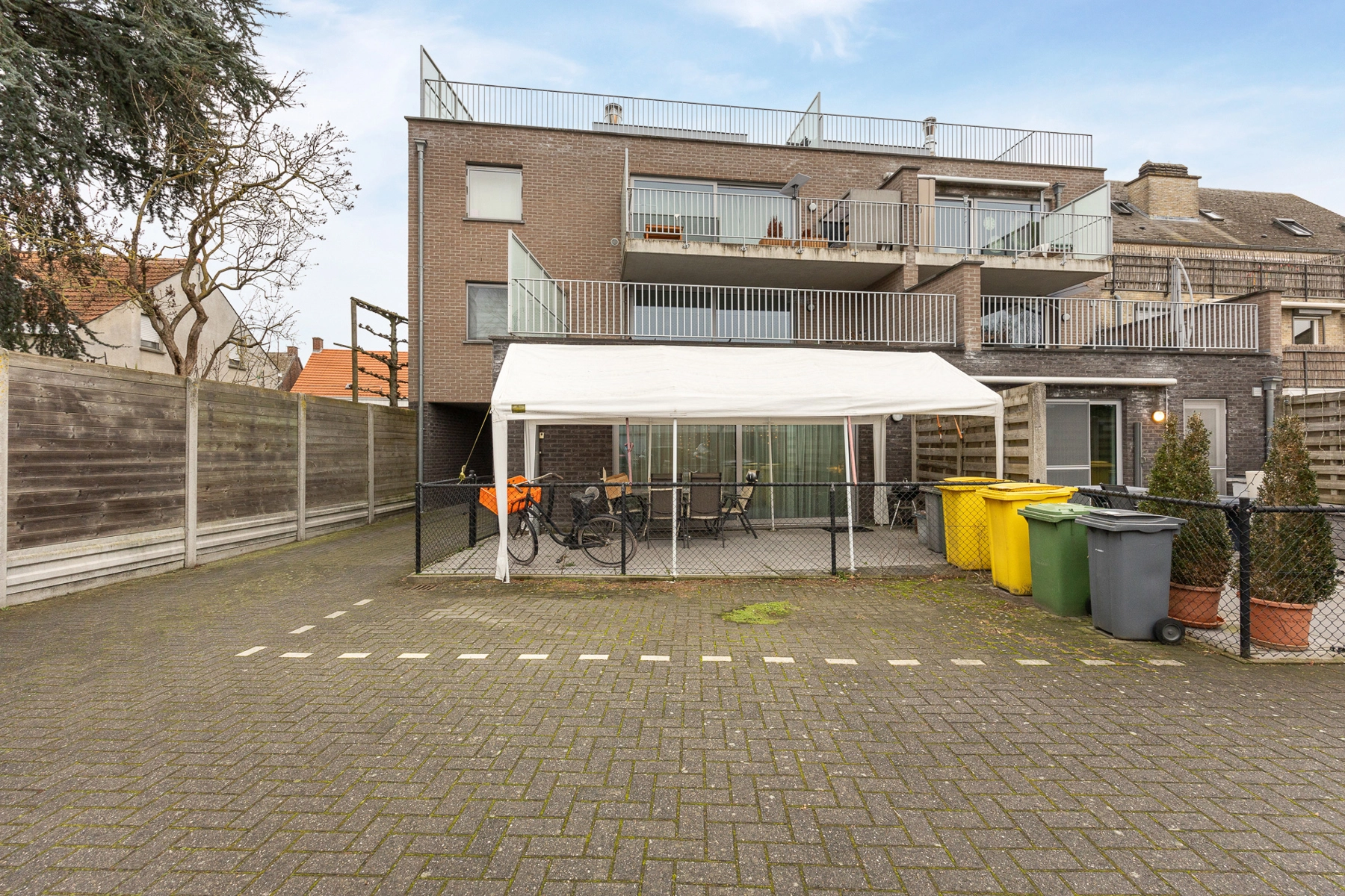 5e8a08d5245c4ec986ef63dfa5ff524a photo