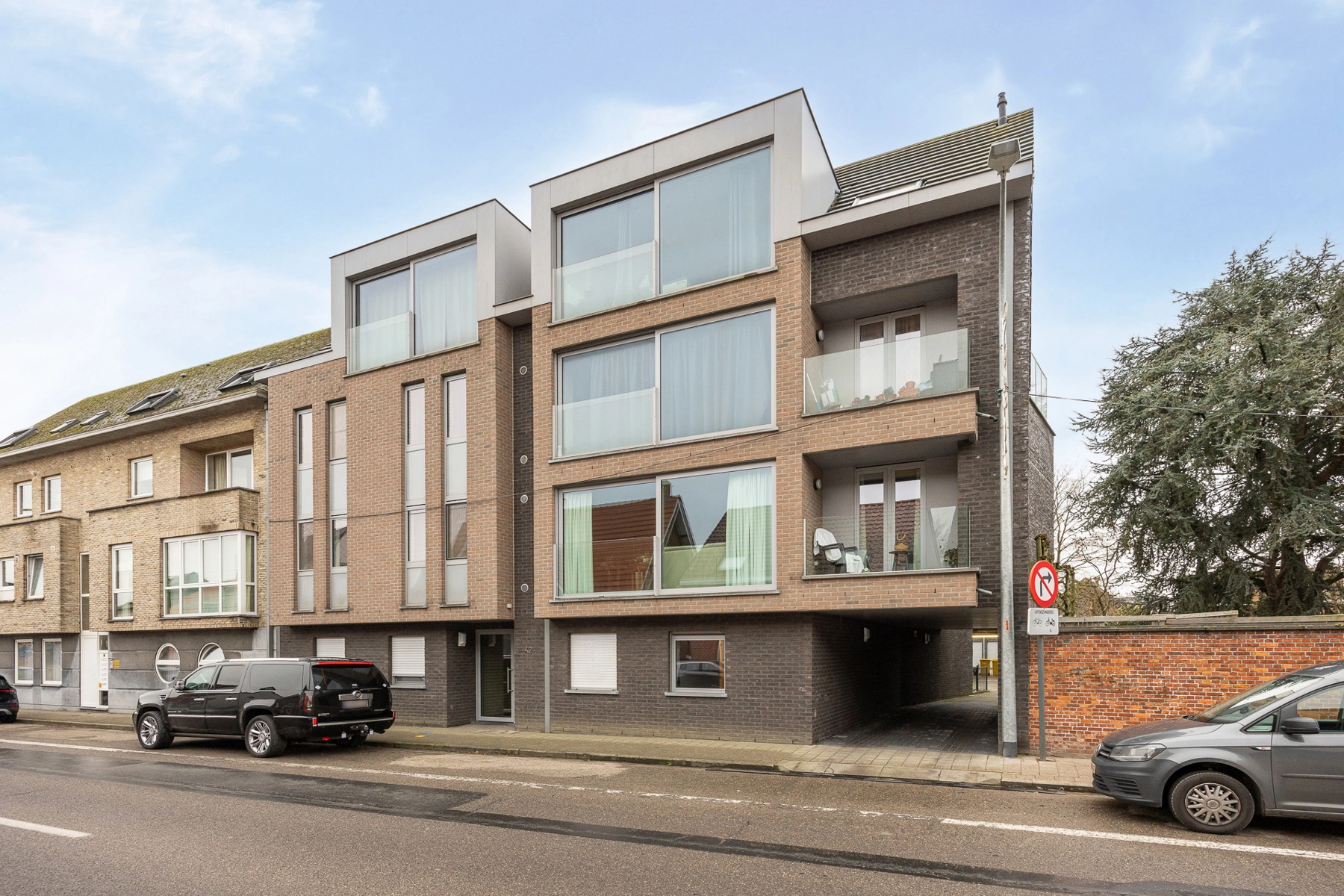 95945f771d184c71a3a3cd2b6847e88a photo