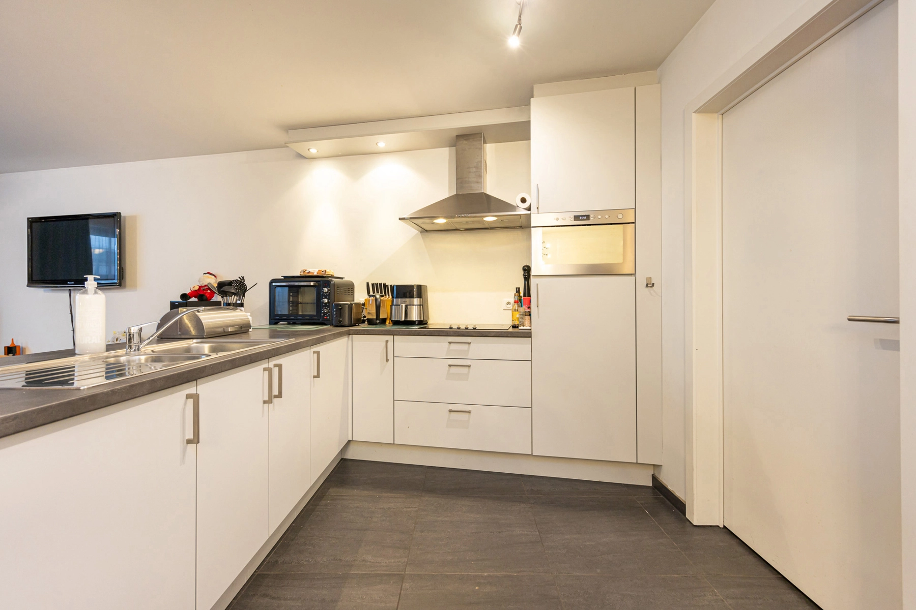 967333656ff44a22a2badd83ebd128c8 photo