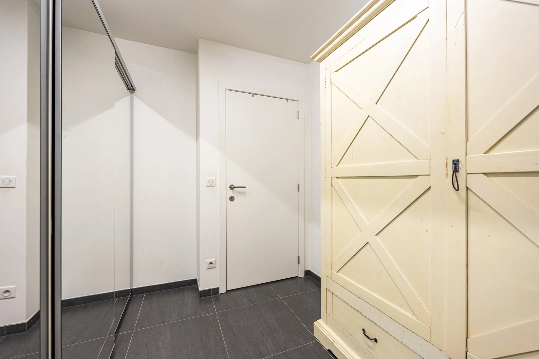 a948bdc1c9fe40bab28b522578f7daf2 photo