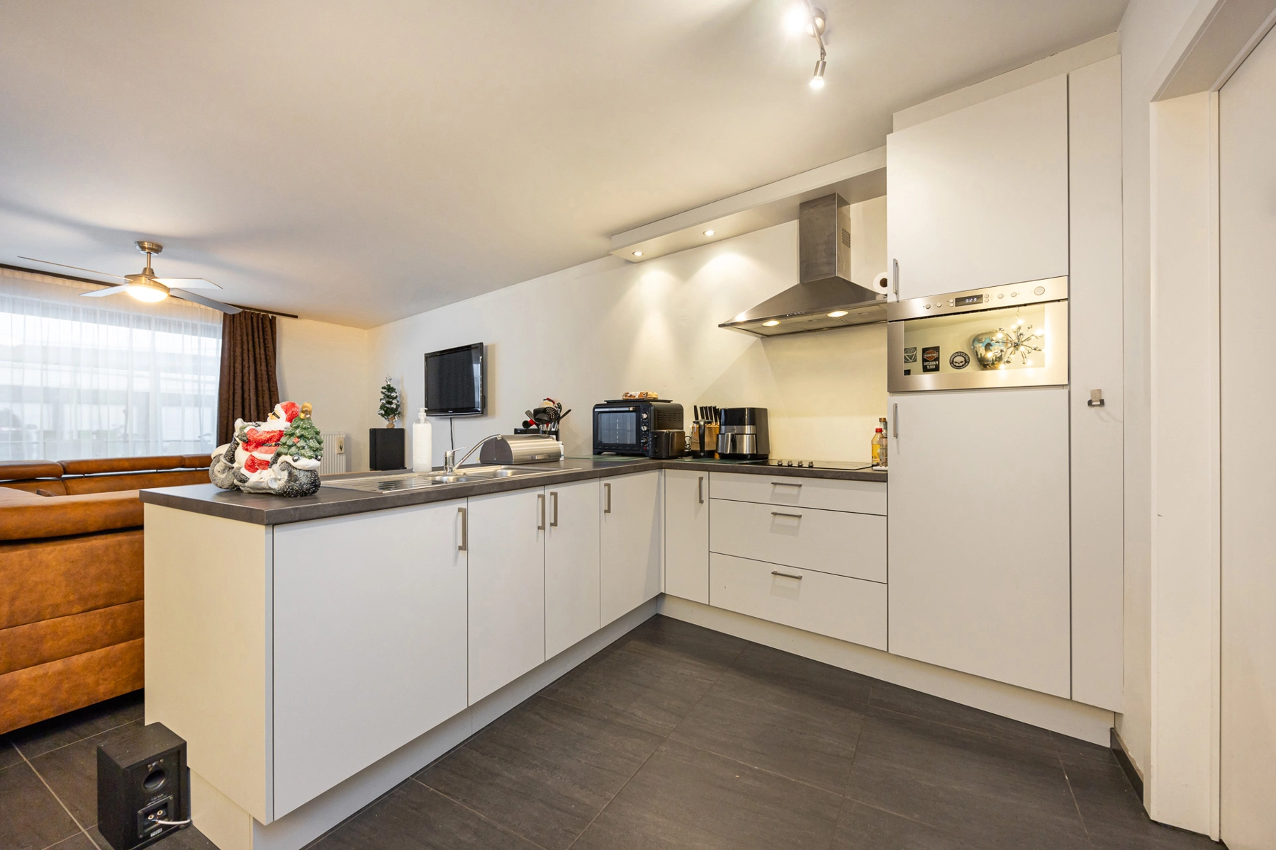 c6ab656c64cb4d68a460253926701225 photo