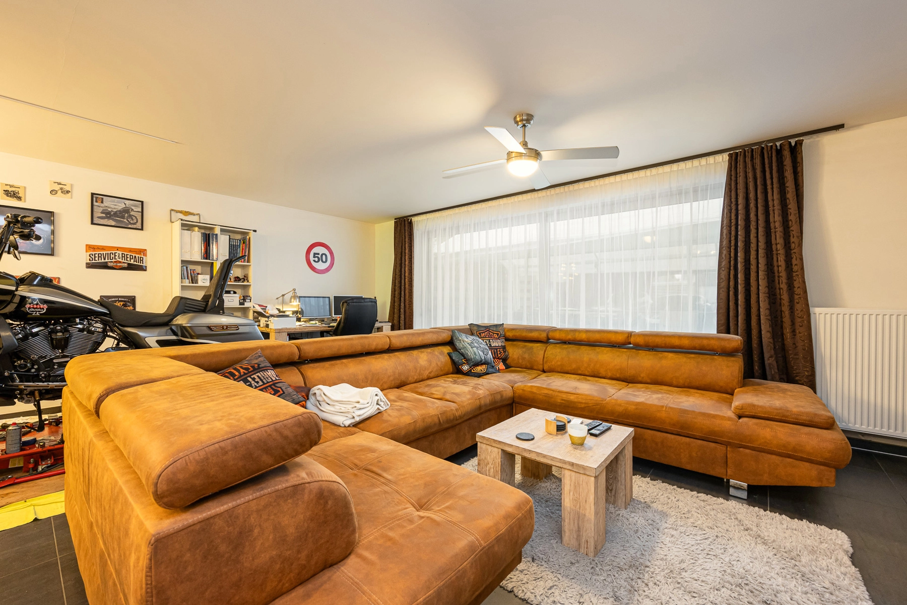 c9e1d357320147b48c483f1aafda7739 photo