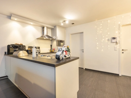 cfbdf4f44e8d477ba921c9ce8b4425eb thumbnail