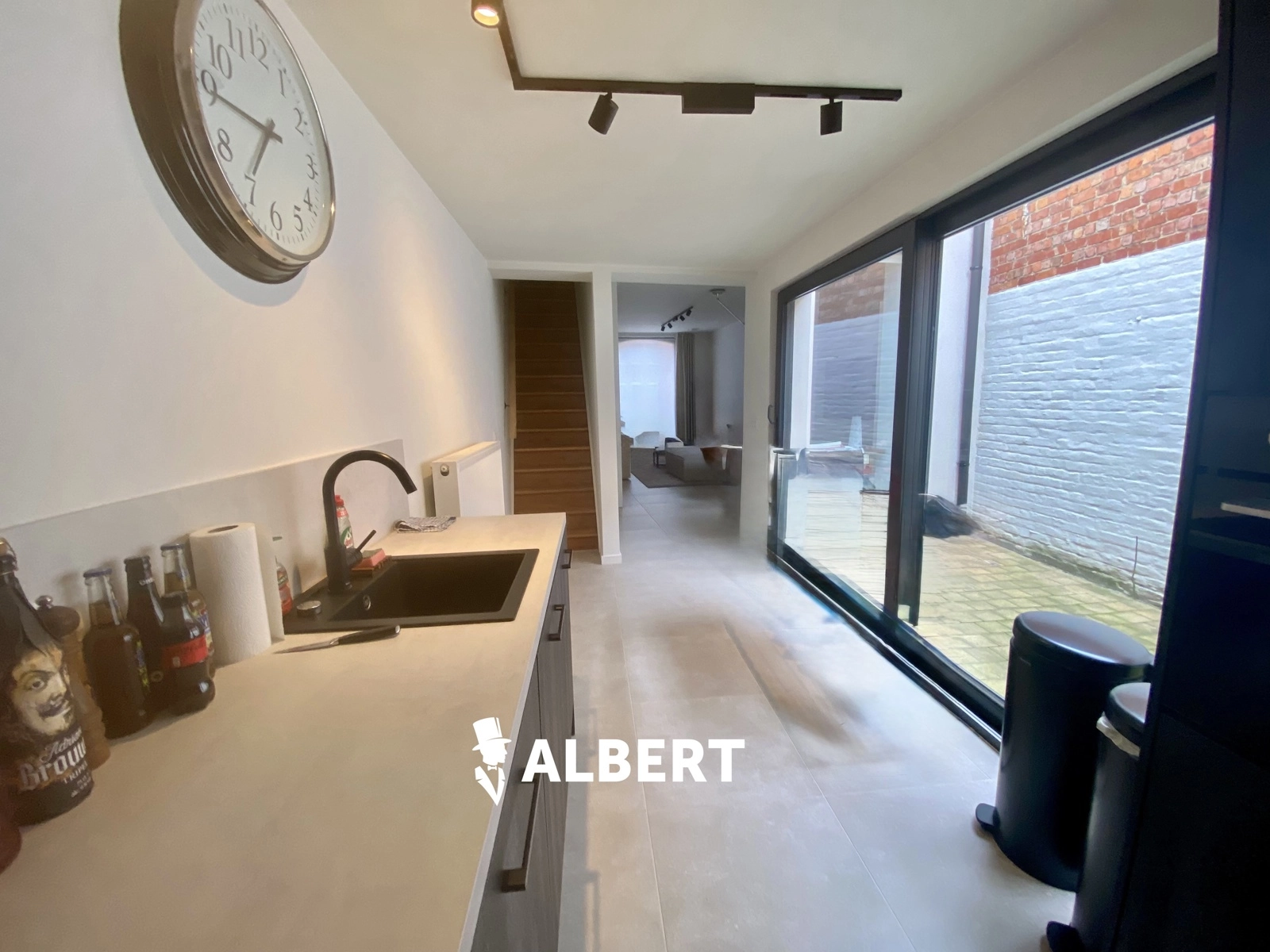 2f6142721ac24025b7728f9c4ff0fe50 photo