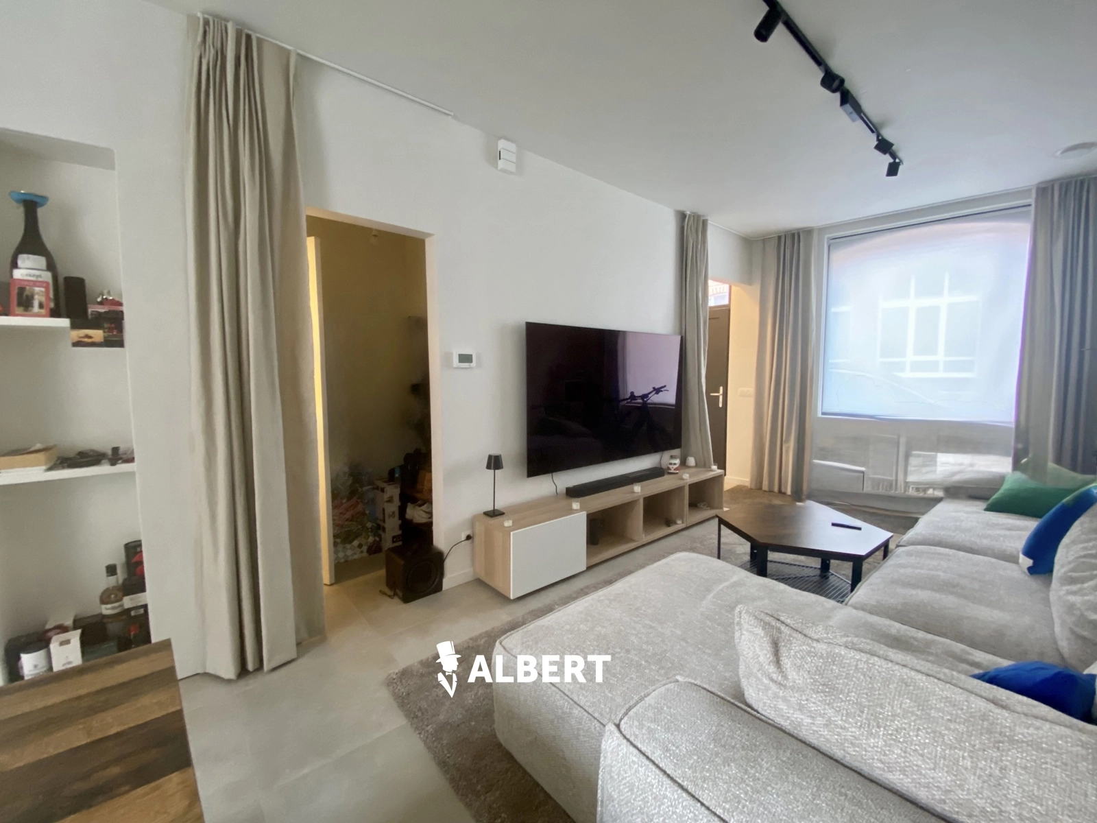 7735c407fd8c45faa43f1848c5e6cbc0 photo