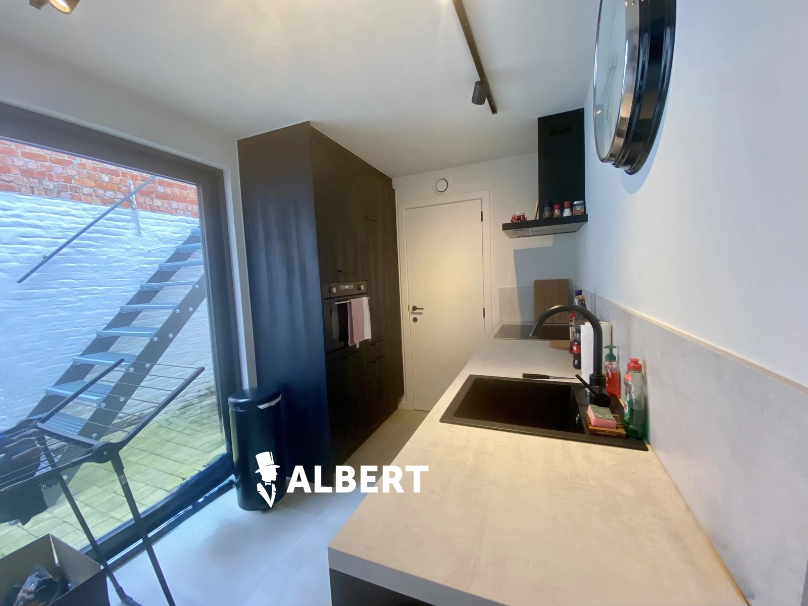 7a6126cf20d34659a5b2574c1db08b5a photo