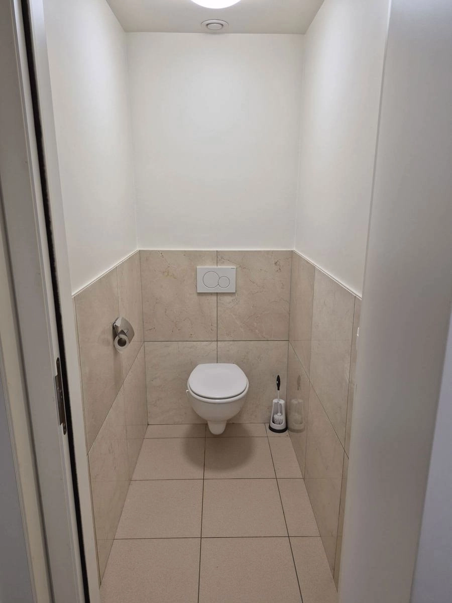 99cb5d017e4f49e4b3a5e58a7366761a photo