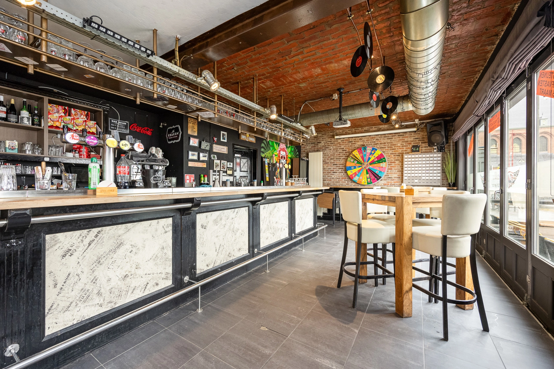 4b01dedbc7a141e49e46b6187a88a265 photo