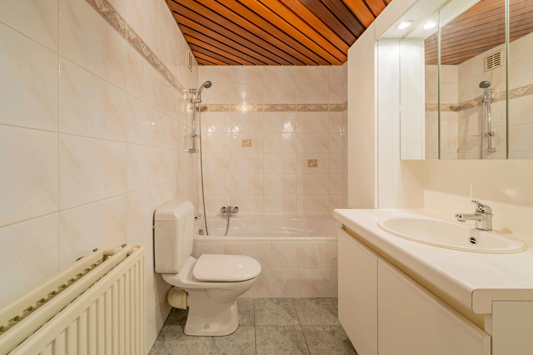 4d331ca184744b3b91e5e25580eb8f5a photo