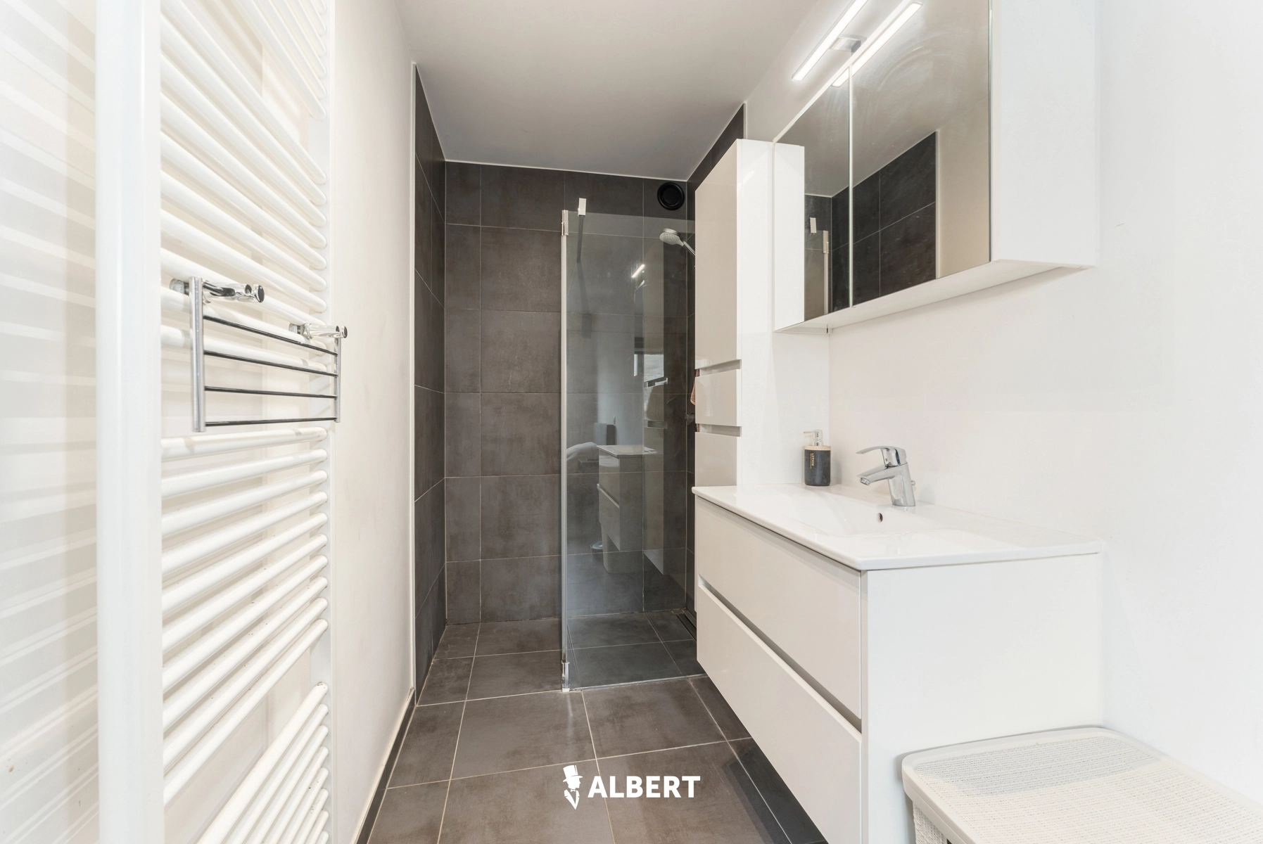 18e2af3fcaea44adb76ce695bab71b58 photo