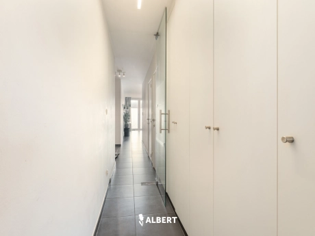 d2be9691ea0541439eab65f75e2d808b thumbnail