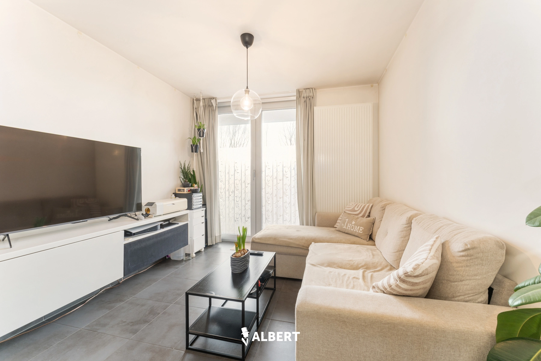 df6bb002dfe44278a1b0f099d8183470 photo