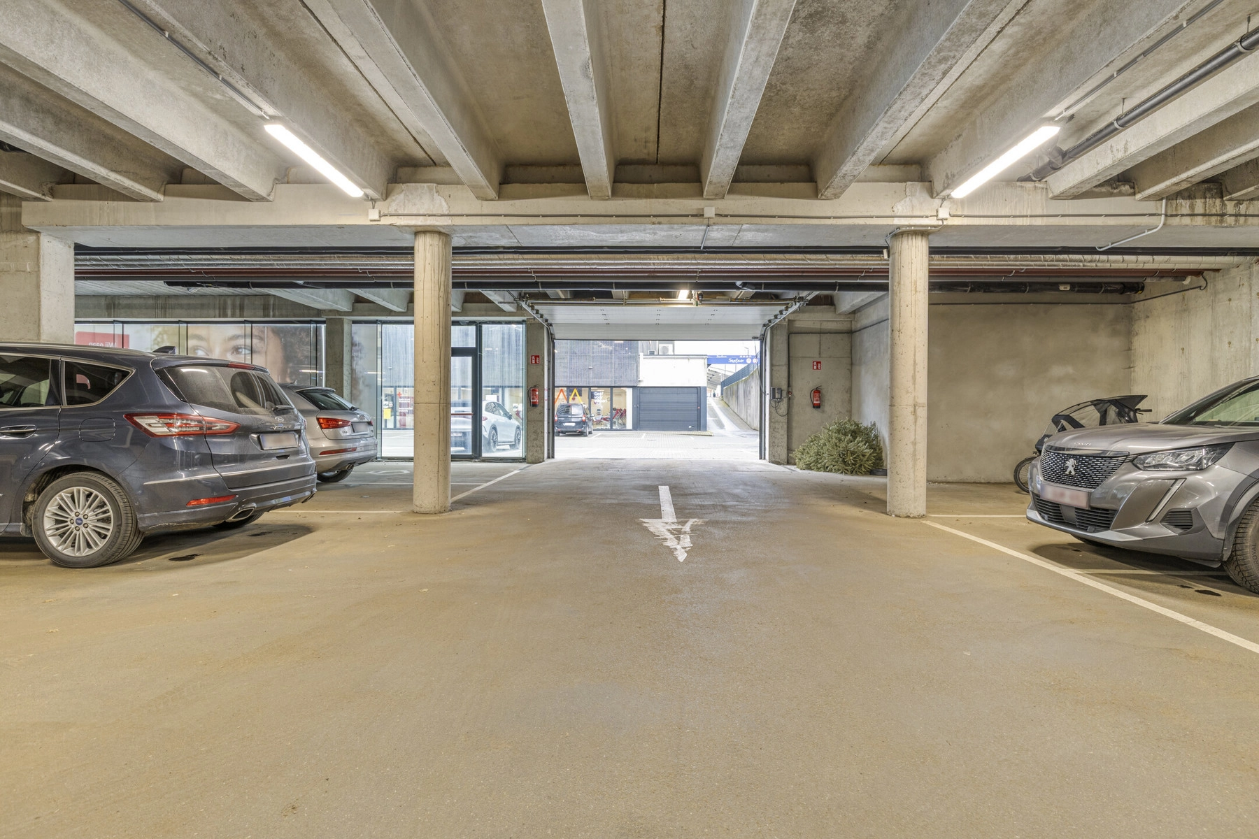 ee948fb4e4df41fb9f434b7083289803 photo