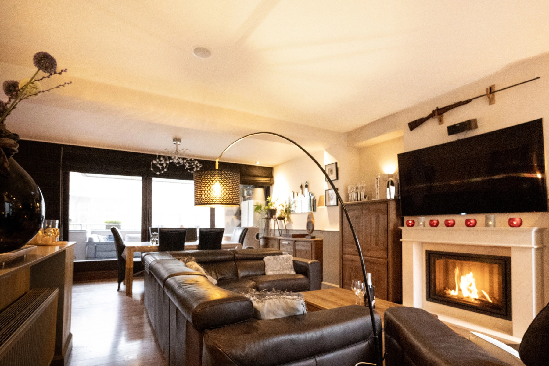 c2e305239184412e9f91734aace4826c photo