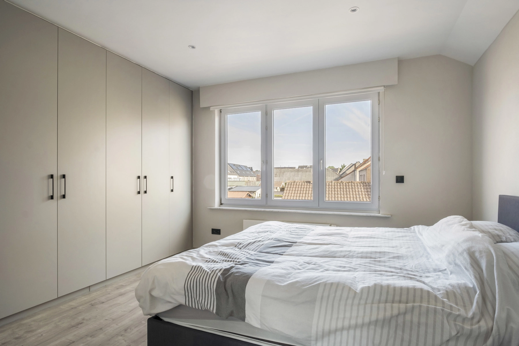 67373f4496664f64a67170e79a9d1da7 photo