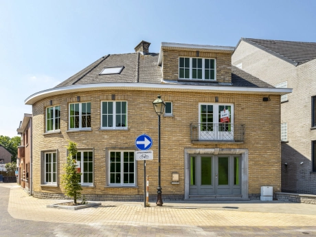 e934692a5976472b970da0c896c09d73 thumbnail