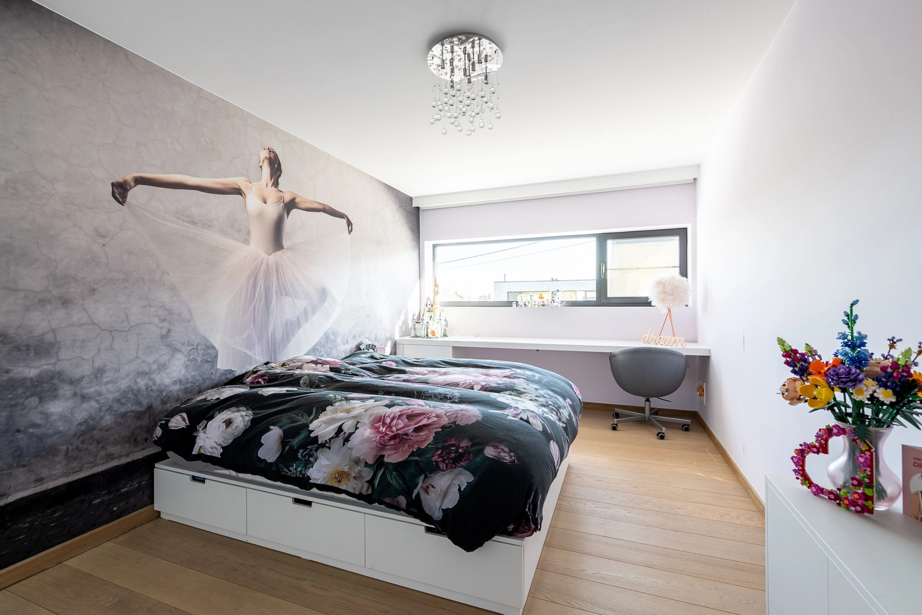 1e3ebdbf2d1f4298a09ff3d16b05a14f photo