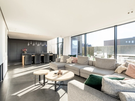 d982d7443efd4883a6f25723e158993f thumbnail