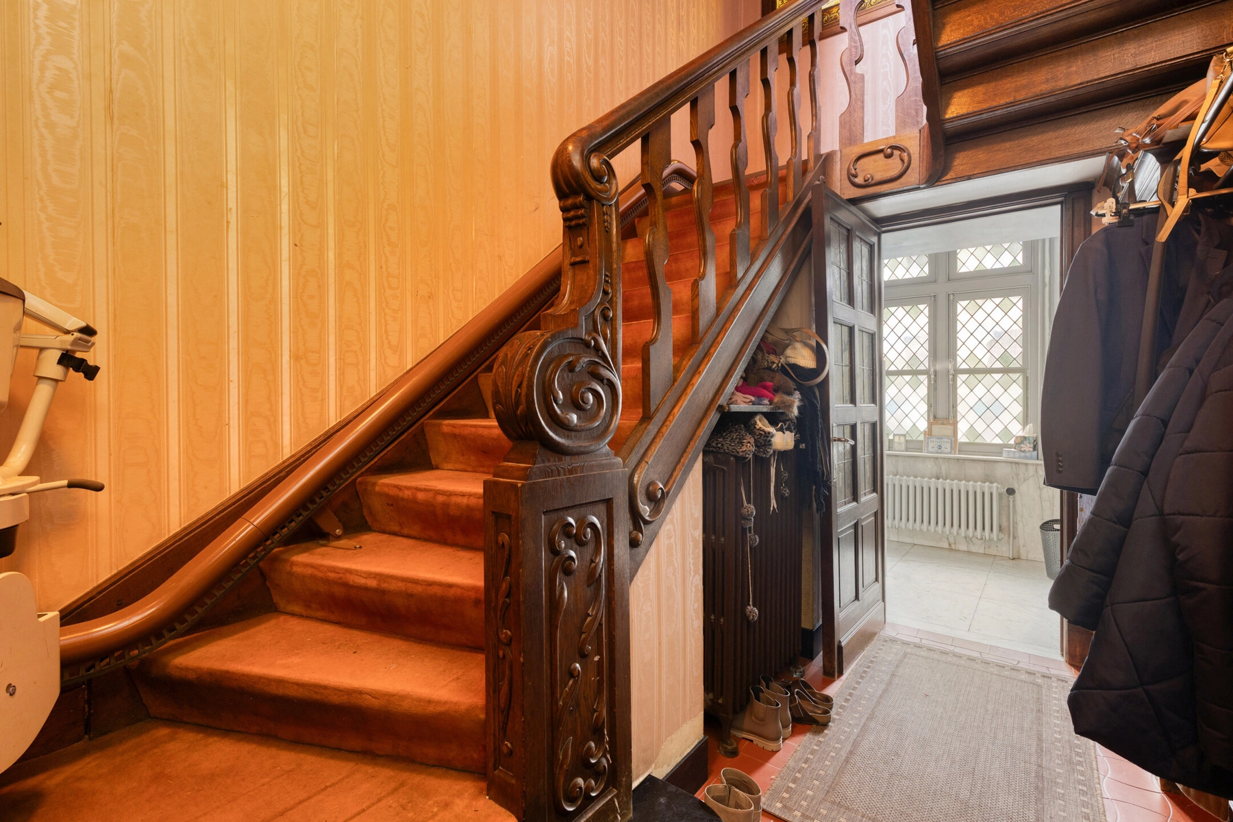 942c51efcd044240996fe878fff8f166 photo