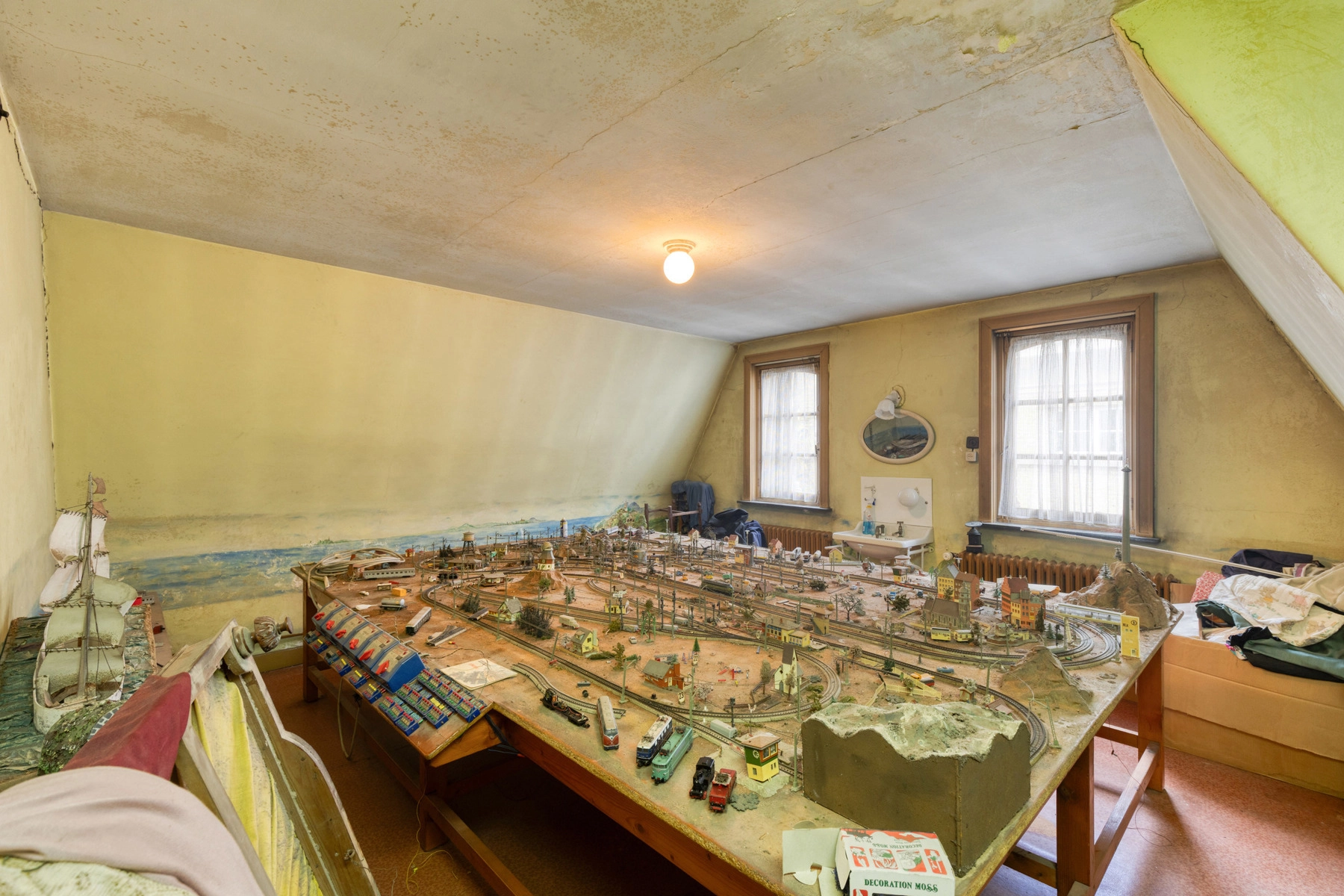 c0f359f8dff24af29a81759a85386880 photo