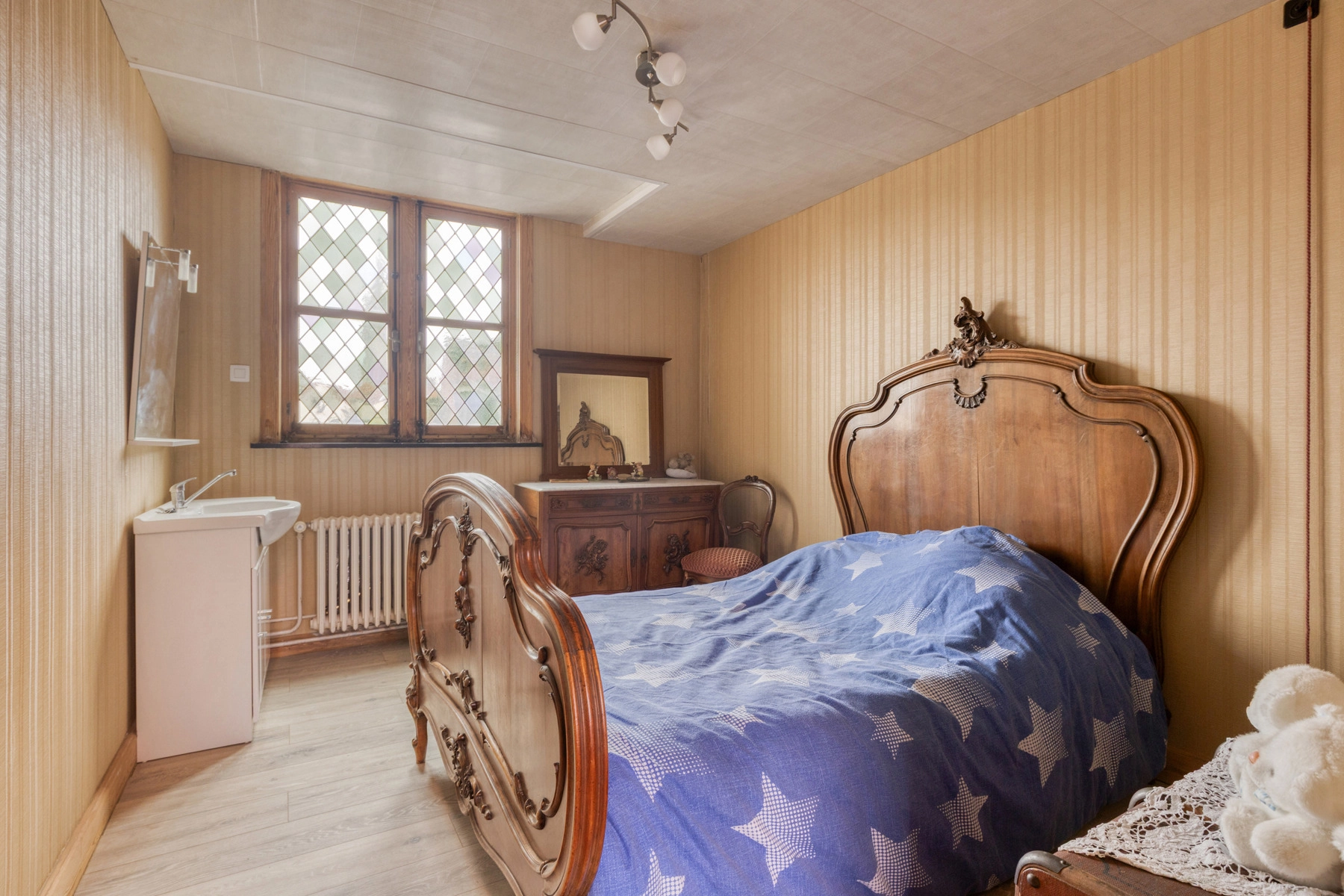 def5c0363ec7443a9d837fb8a5f7a342 photo