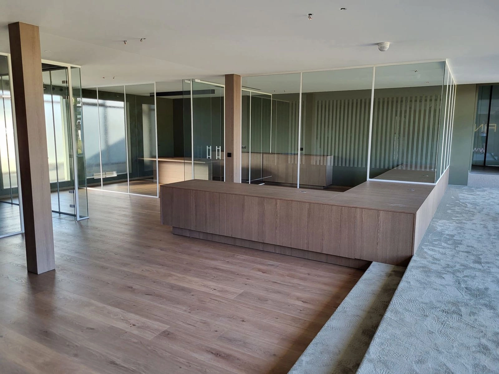 5486b952de4a4c77829e6a50bd1dd556 photo