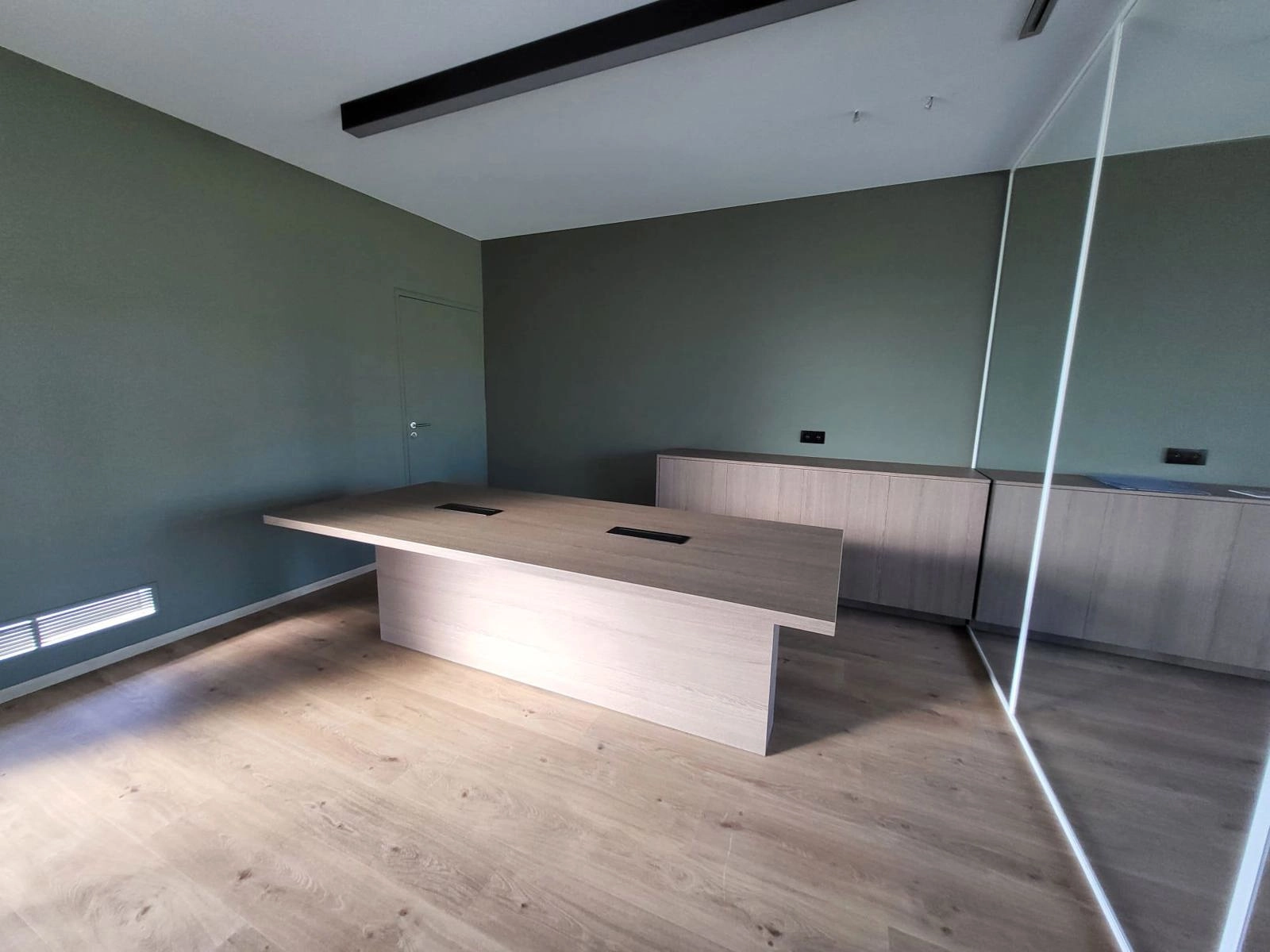 5fc7bd4fe4a4490eaf97dc4bfb6a8707 photo