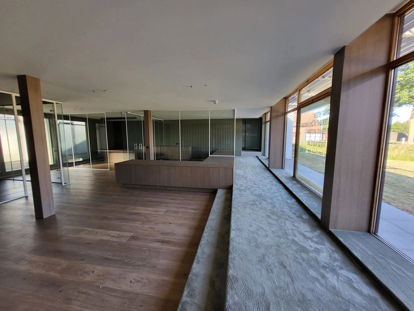 6ca8d6ddf4514e089edb0641e48efc8e photo