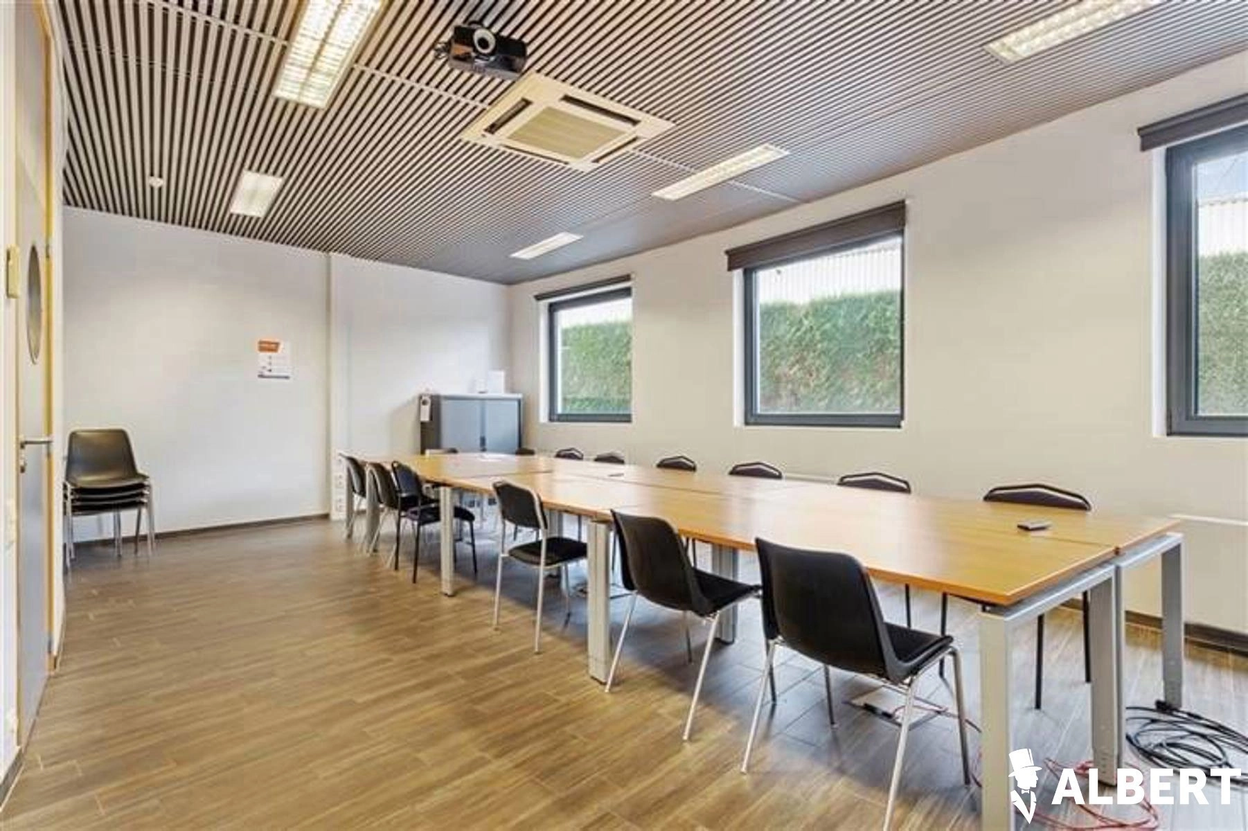 5e7a4060a1f34ca6959a1a8f13ec8a77 photo