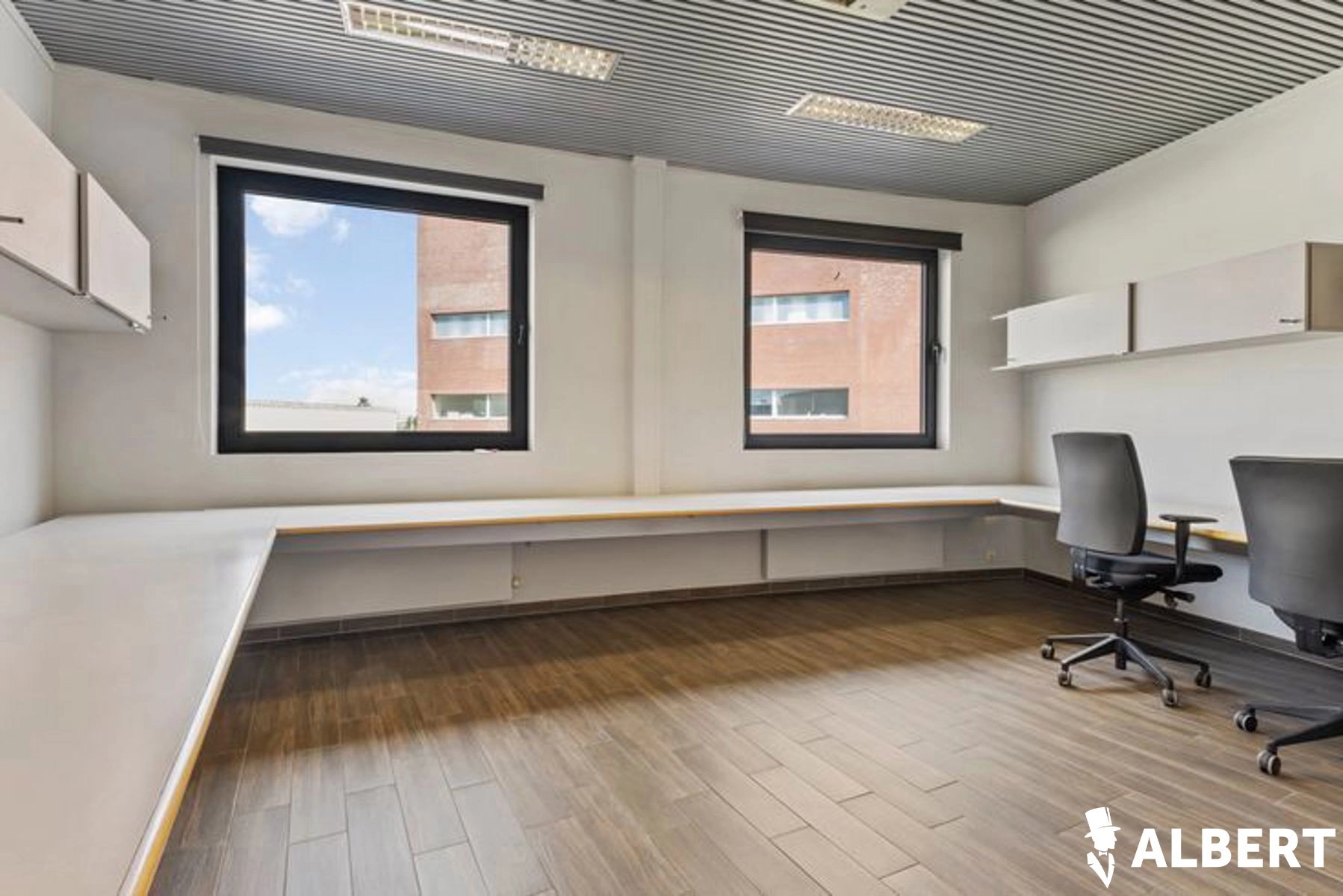 695daa0f97f54c4a95040c0adbf33288 photo