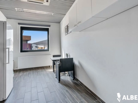 7092e3f603a74f98b05cd20c82f9915e thumbnail