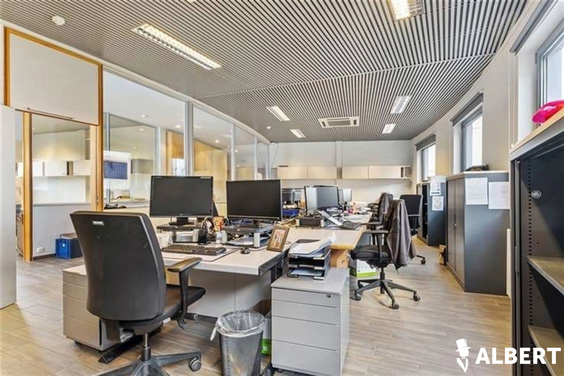 787eb9d674e6475b9e4f2940c94ec0cc photo