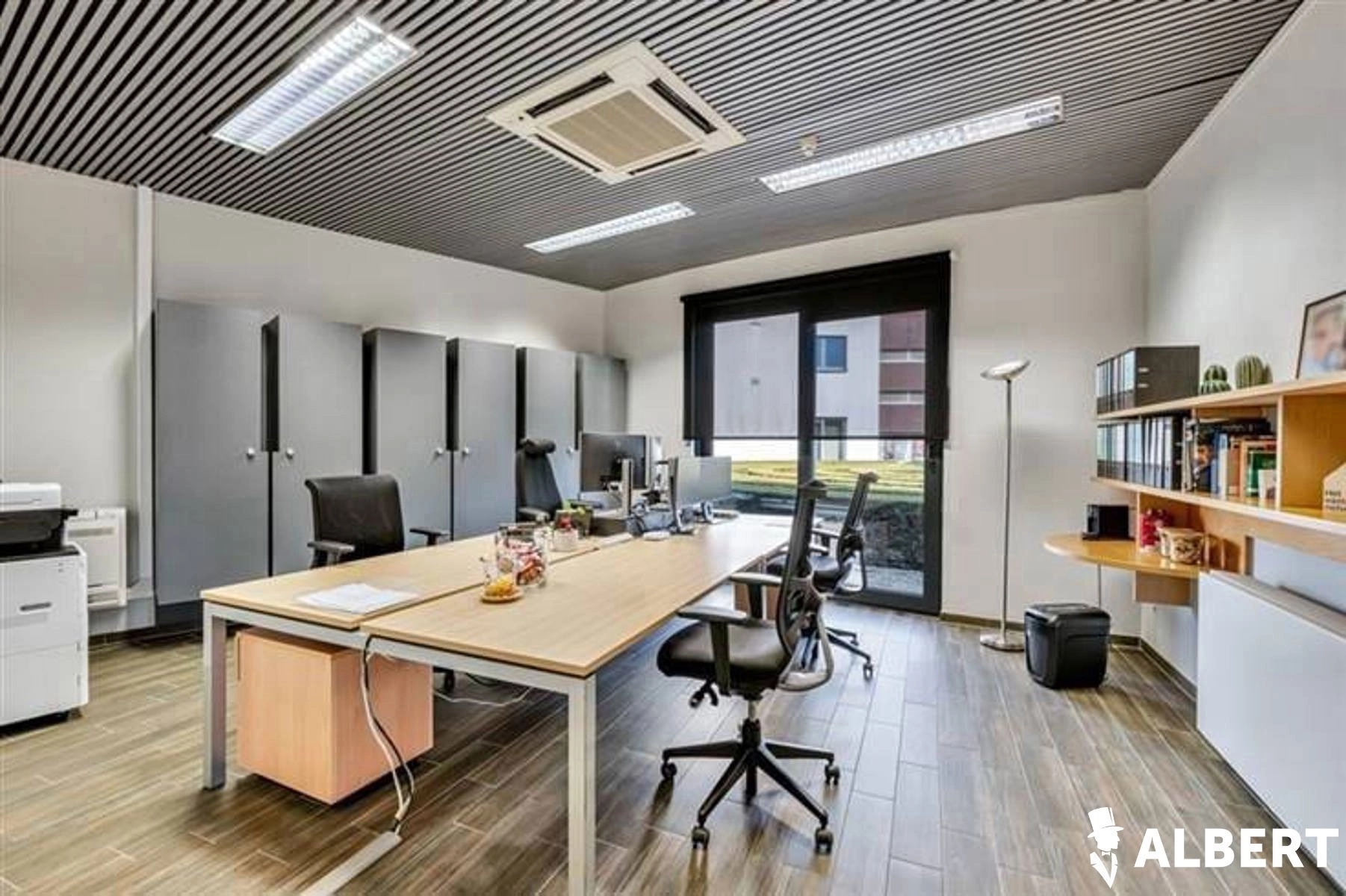 8fcafd42de354fda86b99c45f11ba3df photo