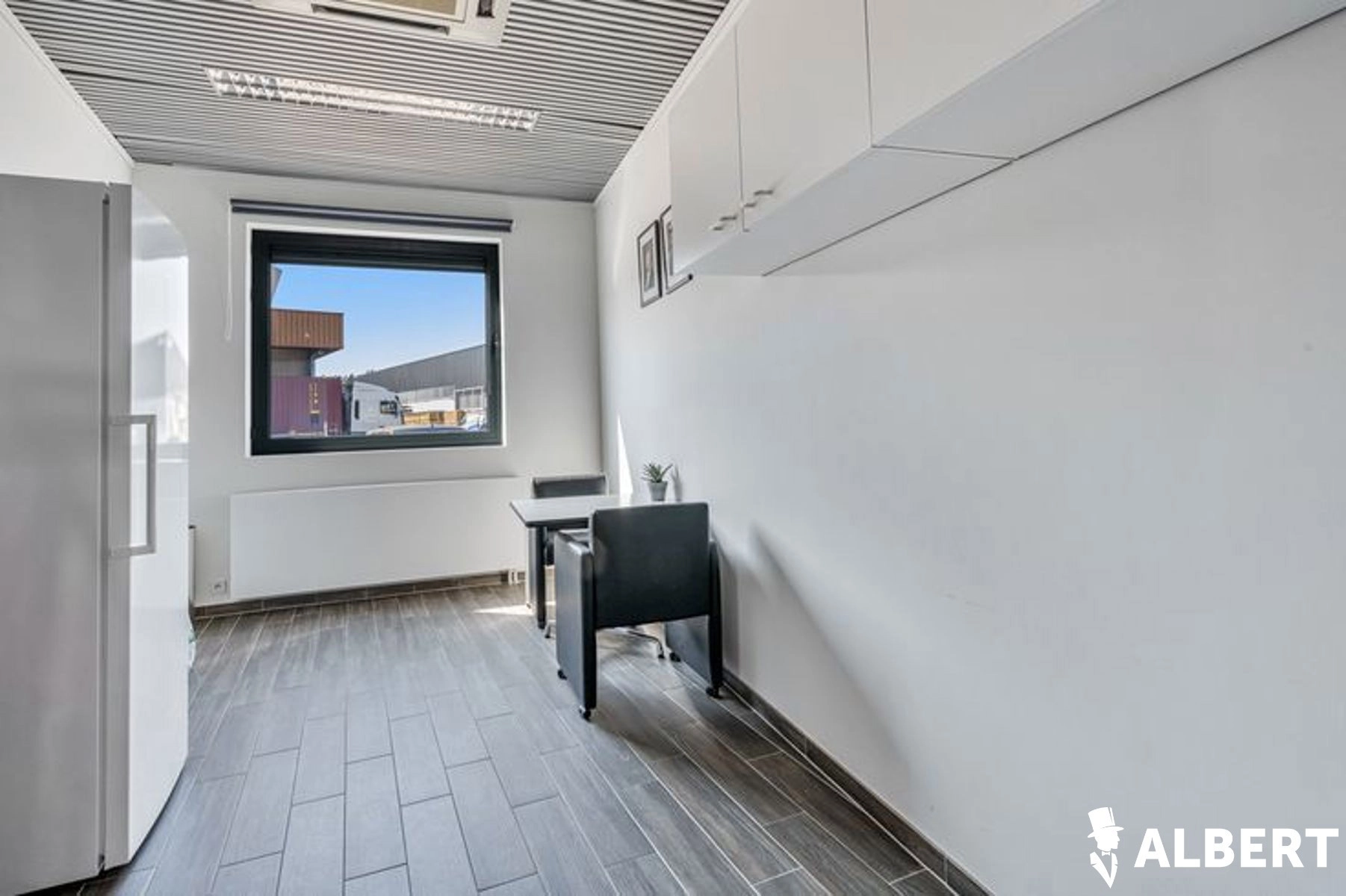 bd0bf0fd1a2043d998c56ad199cca9b6 photo