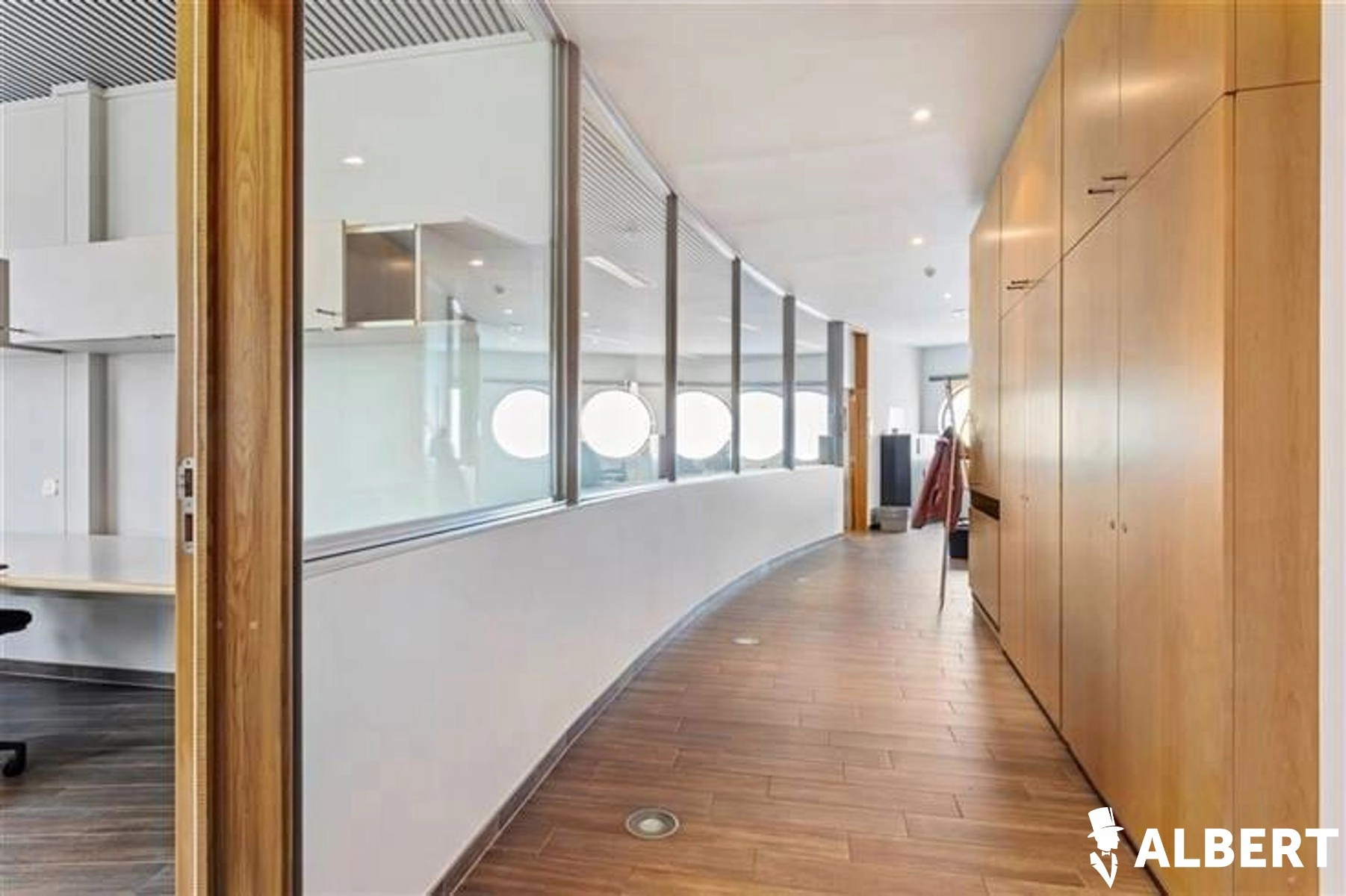 d81bbabf8ca64ab7b9d2660ac4a50424 photo