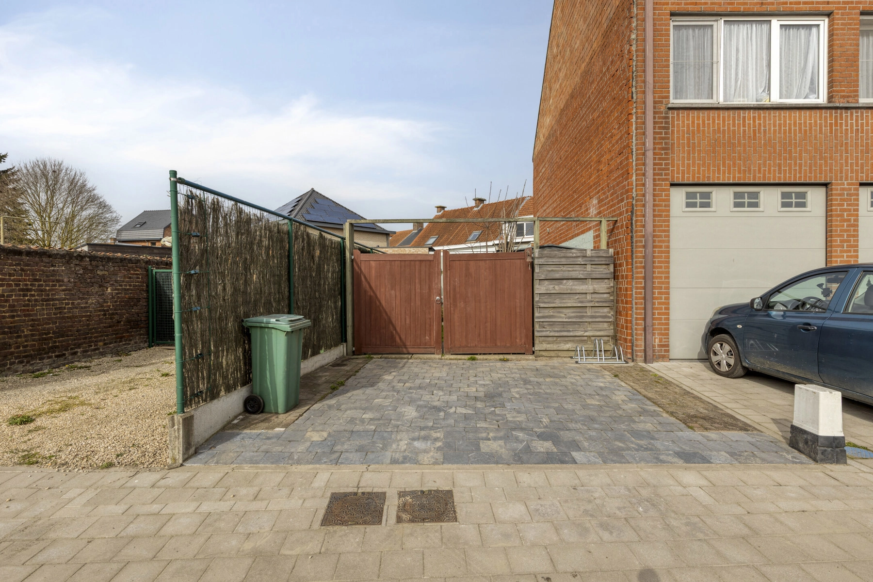 14661f78855a4372bca2b7d4868c59f9 photo